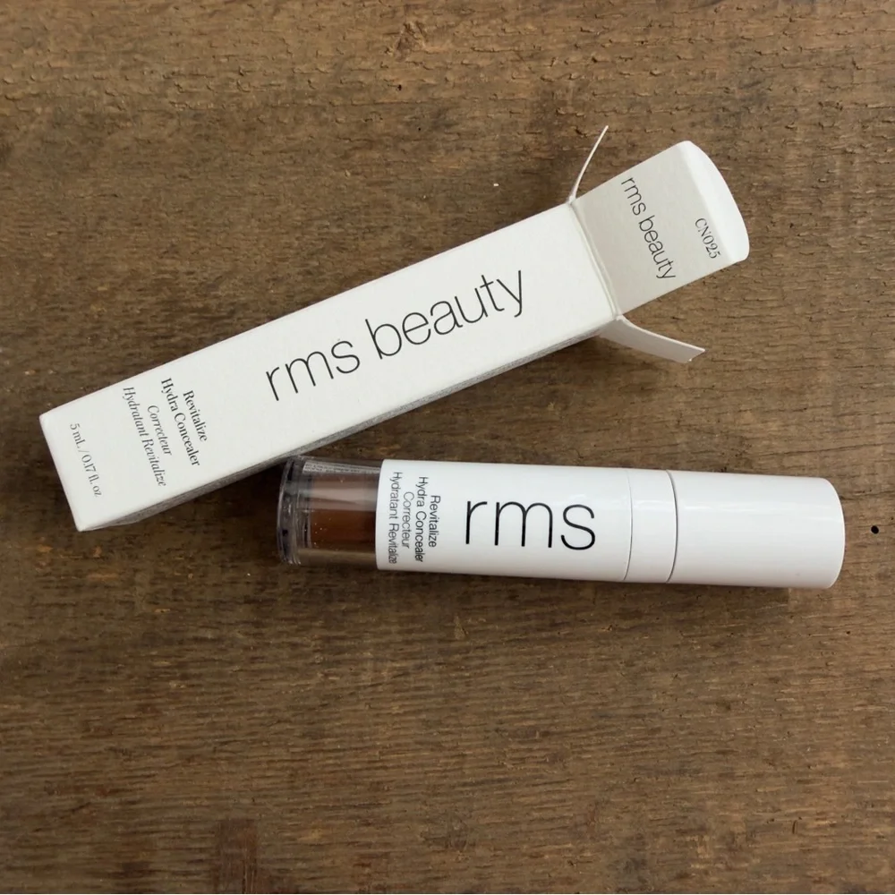 RMS Beauty Revitalize Hydra Concealer in CN025 Cool neutral for deep skin NEW